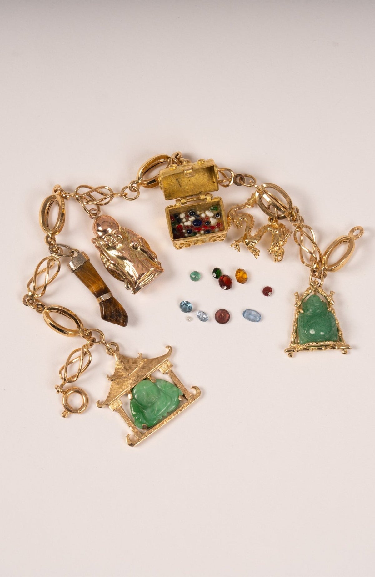 18k Gold Oval Link Asian Theme Charms