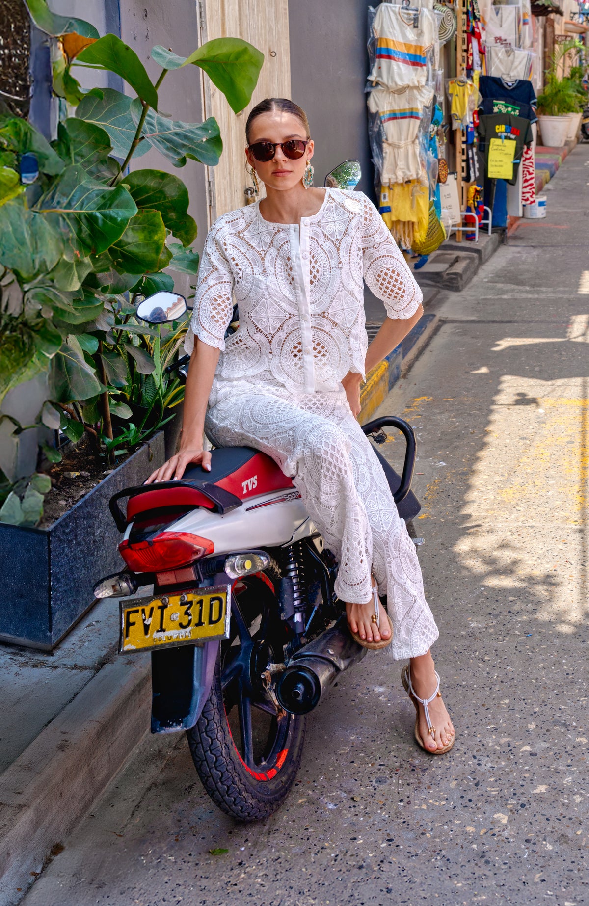 Cardi - Looking Glass White