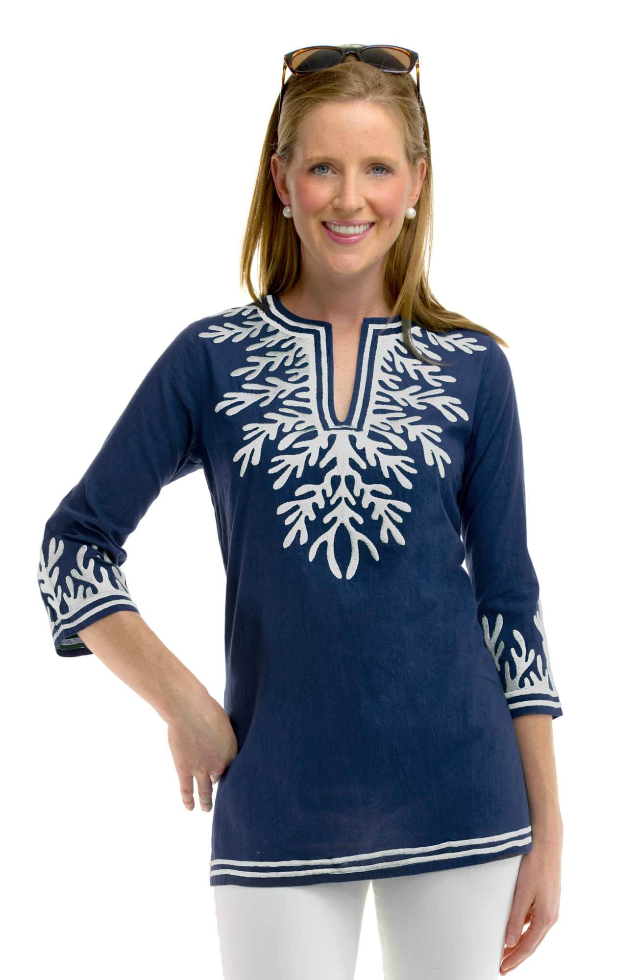 GRETCHEN SCOTT Size Large Acapulco 2024 tunic top navy blue white embroidery NWT