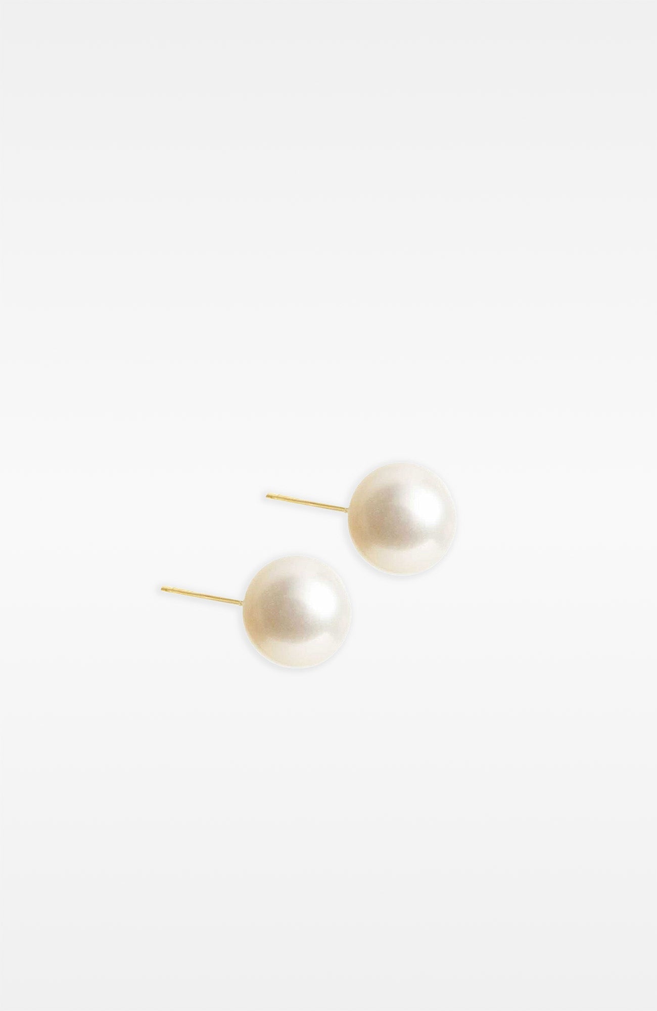 Fresh Water Pearl 14k Gold Studs