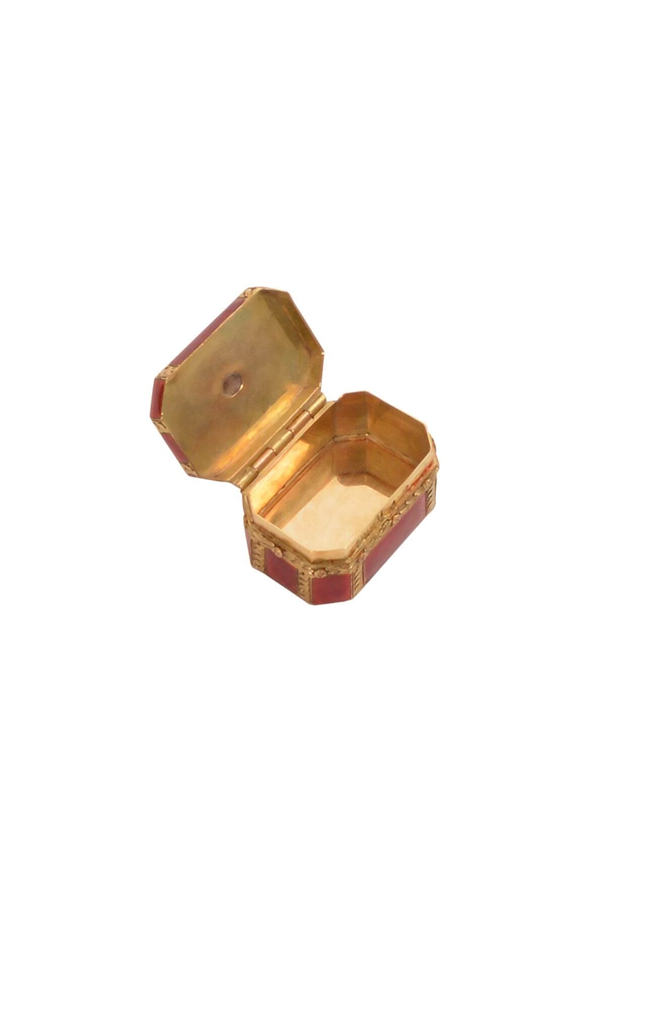 Fabergé Gold & Red Enamel Small Snuff Box