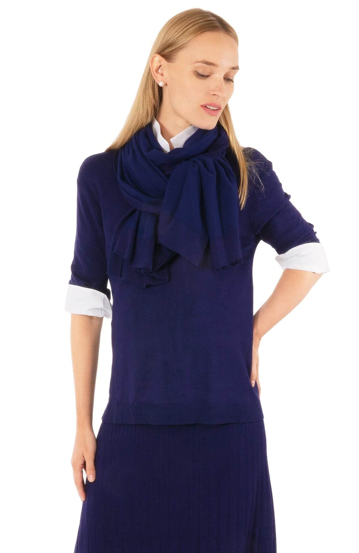 Sneek A Peek Knit Scarf Navy